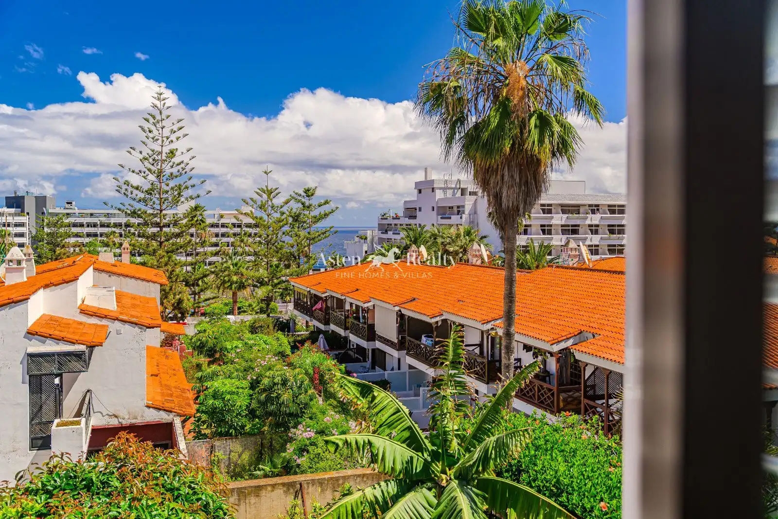 Vista exterior de Casa o xalet en venda en Puerto de la Cruz amb Jardí privat, Terrassa i Traster