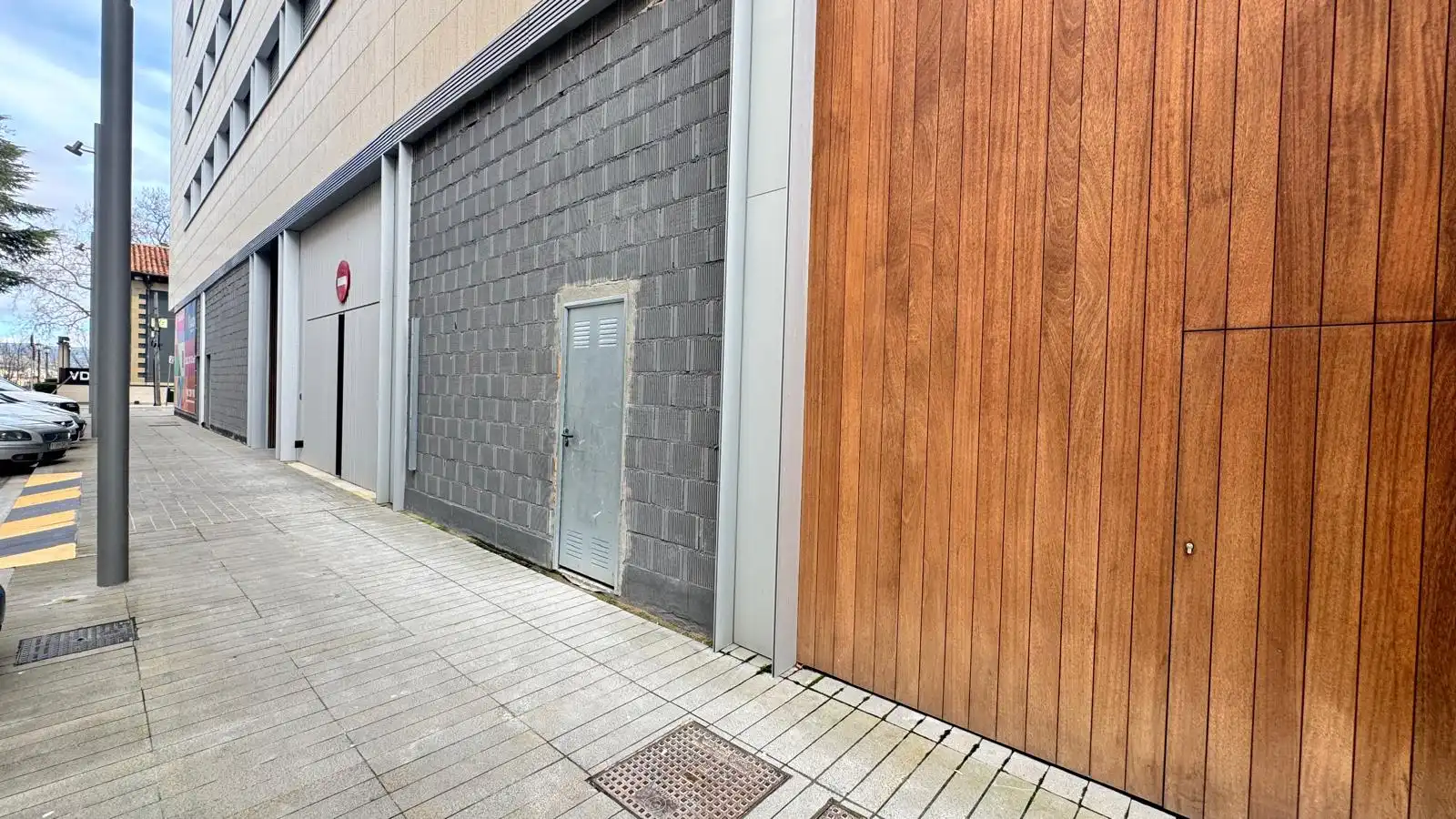Exterior view of Commercial properties for sale in  Pamplona / Iruña