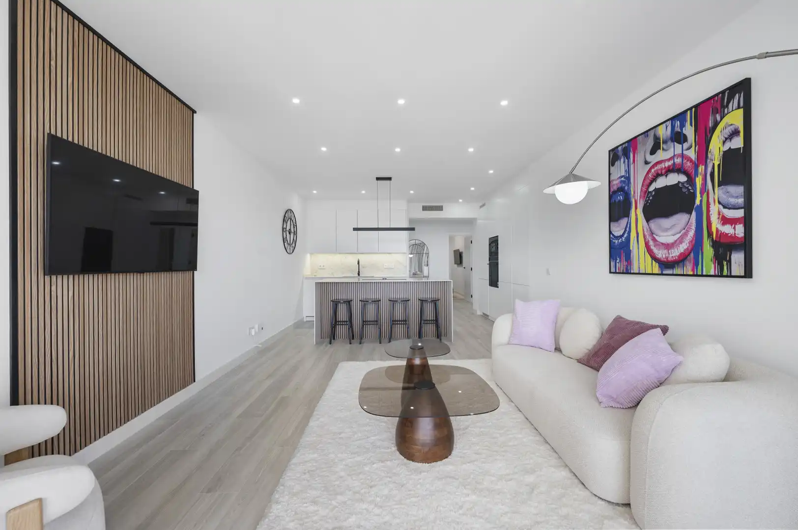 Sala d'estar de Planta baixa en venda en Benahavís amb Aire condicionat, Terrassa i Piscina