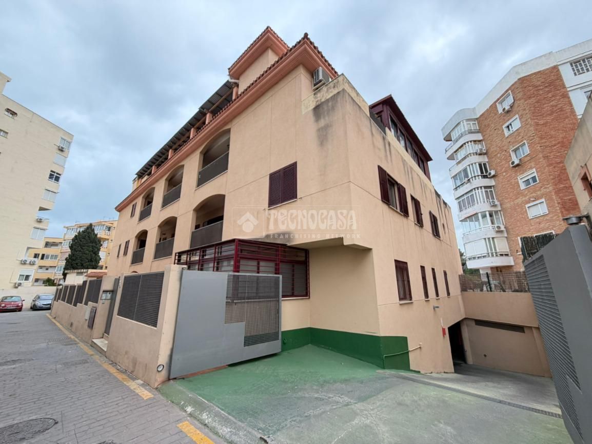 Vista exterior de Garatge en venda en Torremolinos