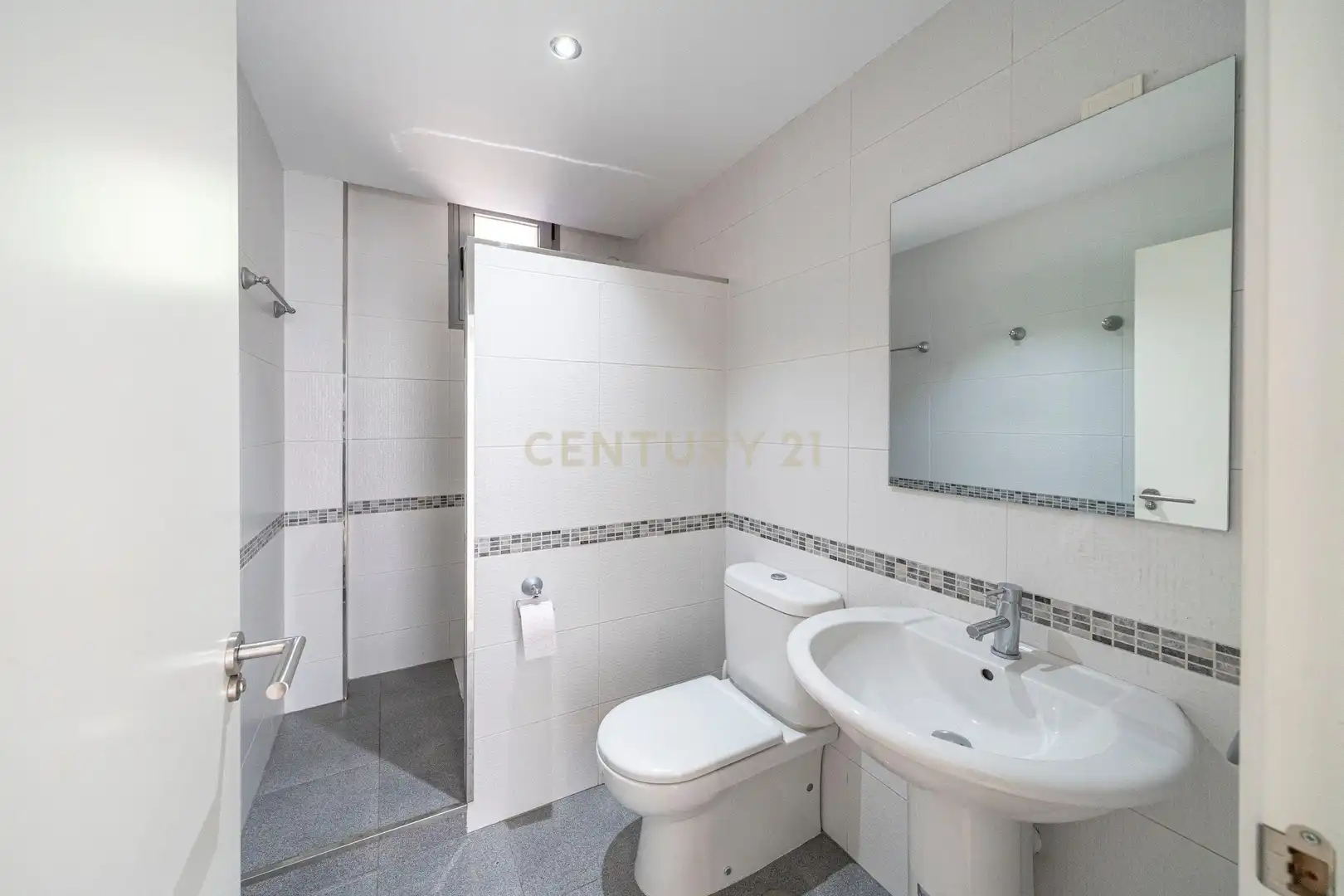 Bany de Casa o xalet en venda en Pozuelo de Alarcón amb Aire condicionat, Jardí privat i Piscina