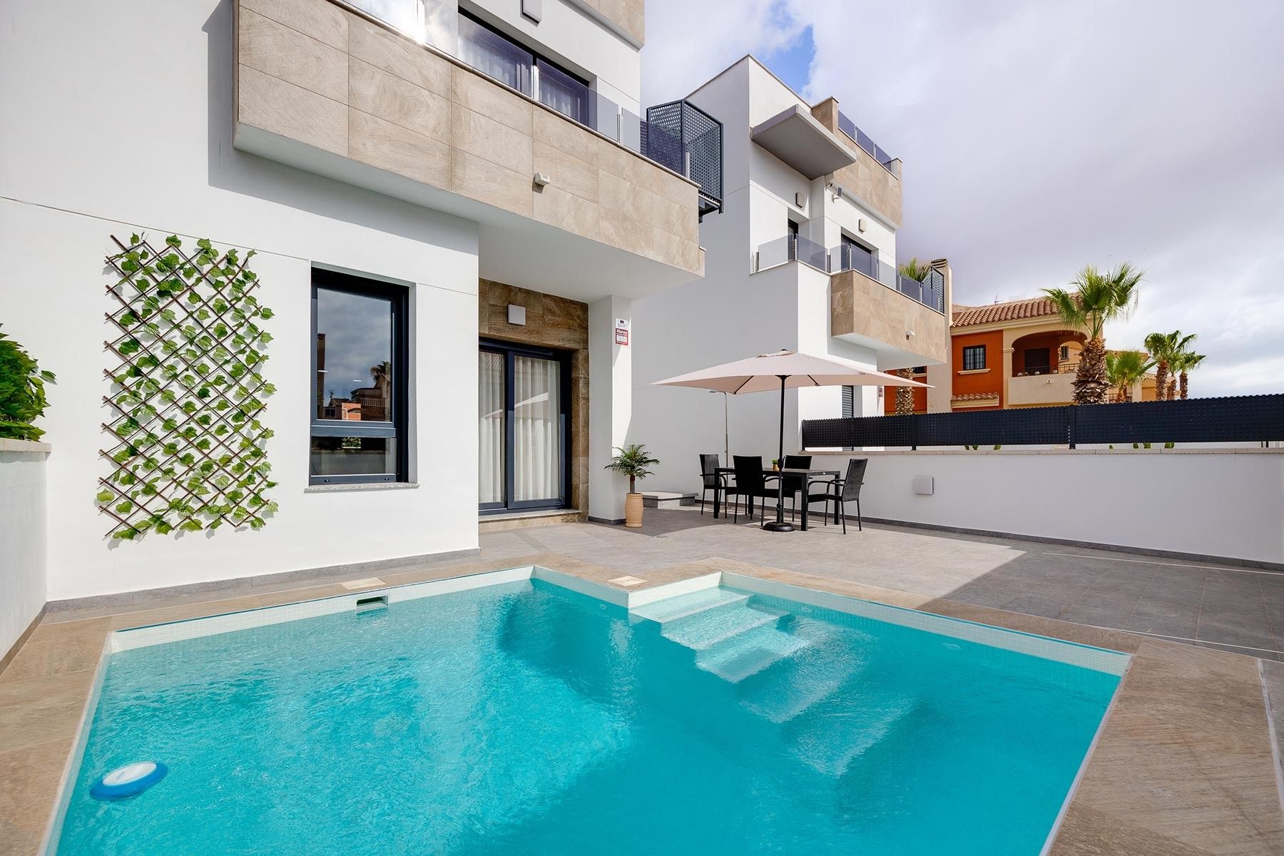 Swimming pool of House or chalet for sale in Torrevieja  with Terrace and Swimming Pool