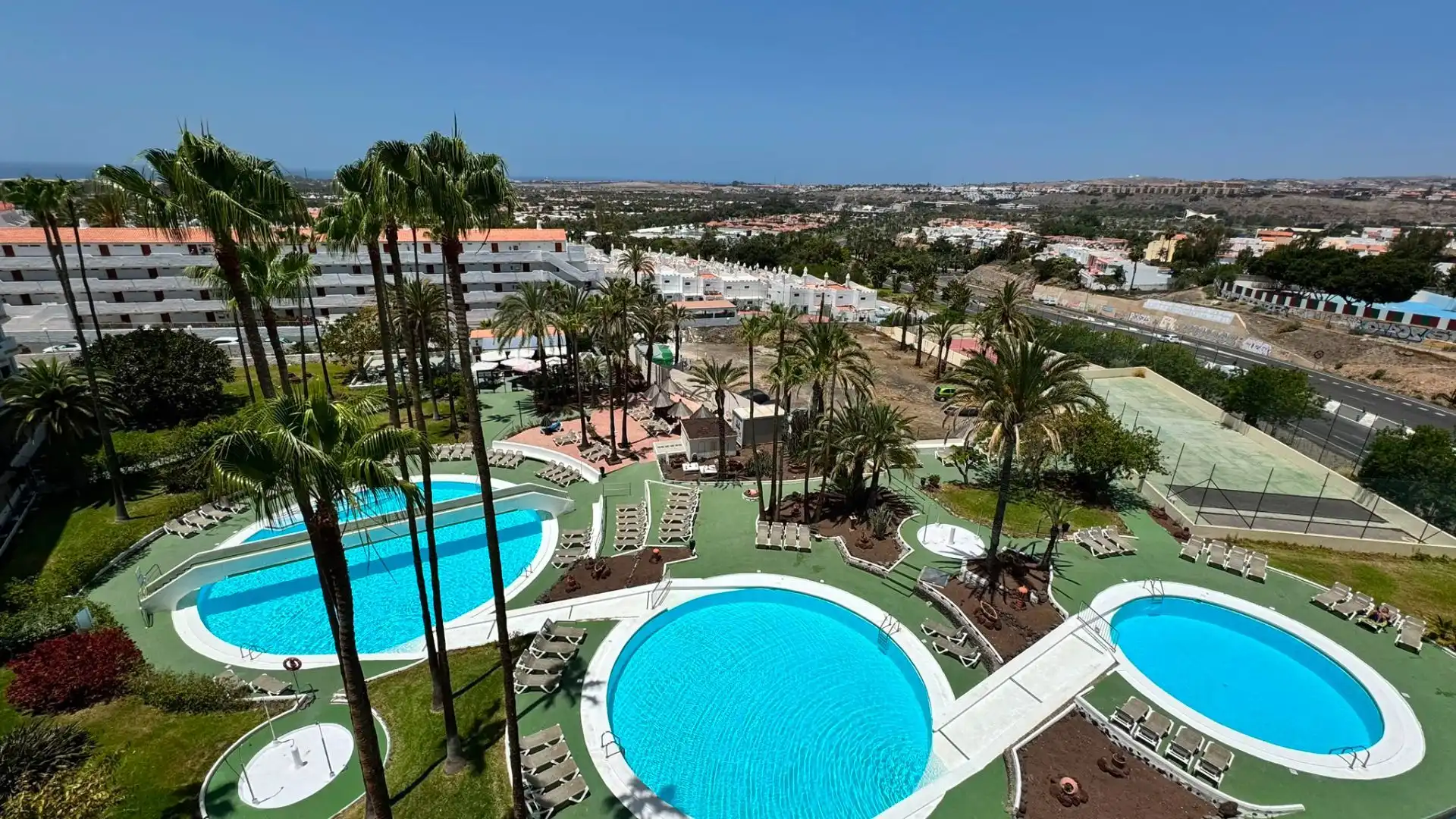 Swimming pool of Apartments for sale in San Bartolomé de Tirajana