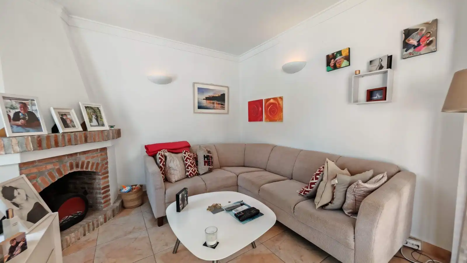 Sala d'estar de Casa o xalet en venda en Torrox amb Aire condicionat, Terrassa i Moblat