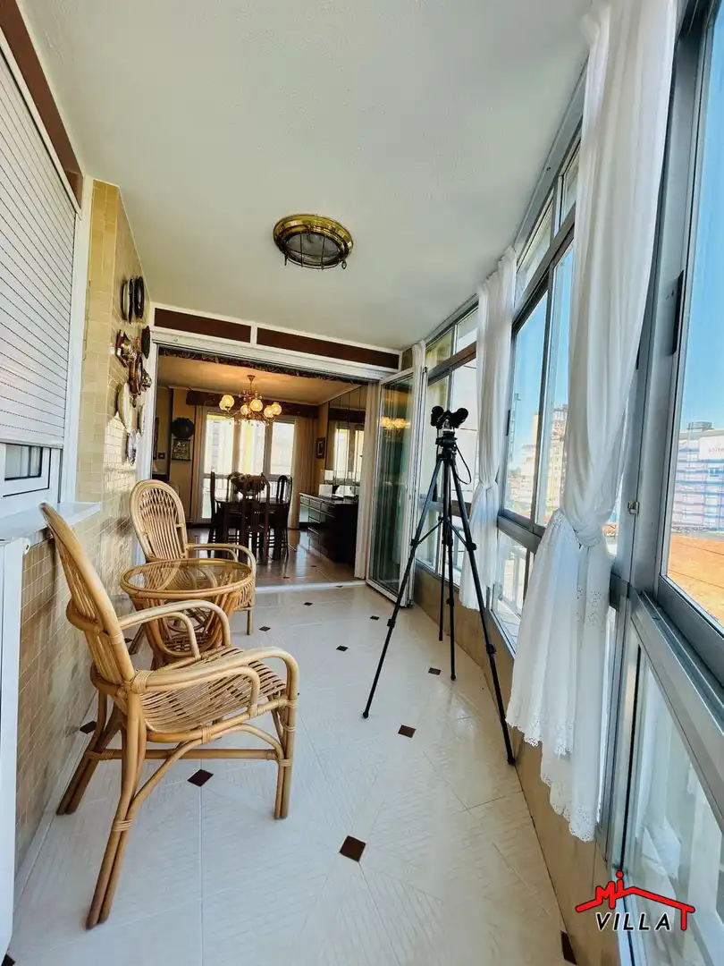 Vista exterior de Piso en venta en Laredo con Calefacción, Terraza y Amueblado