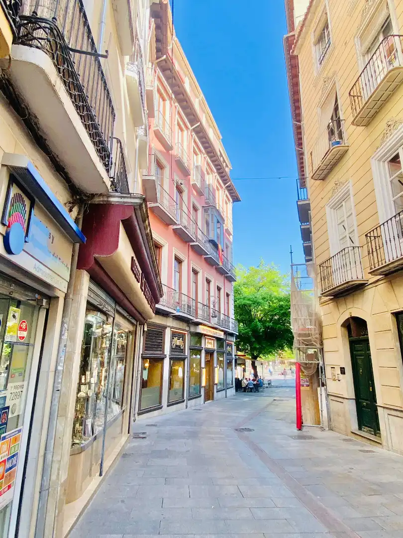 Außenansicht von Maisonette zur Miete in Granada mit Klimaanlage, Heizung und Parkett