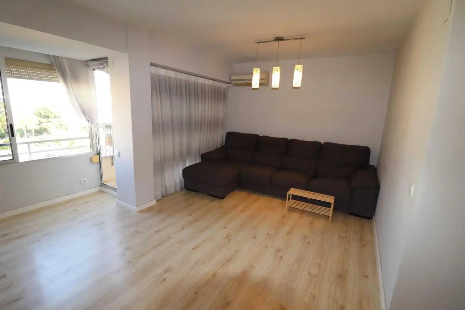 Living room of Flat for rent in Valencia  with Air Conditioner