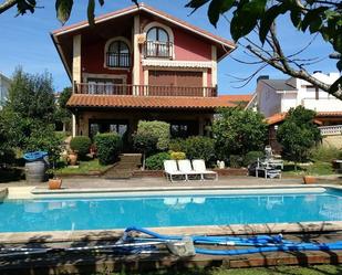 Piscina de Casa o xalet en venda en Suances amb Jardí privat, Parquet i Terrassa