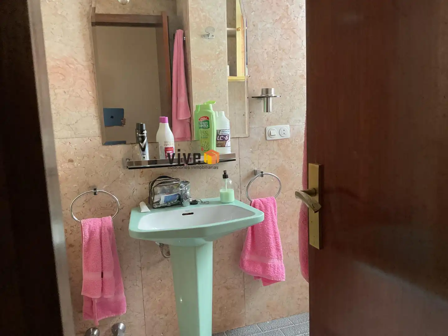 Bathroom of Flat for sale in Sevilla  with Air Conditioner, Heating and Terrace