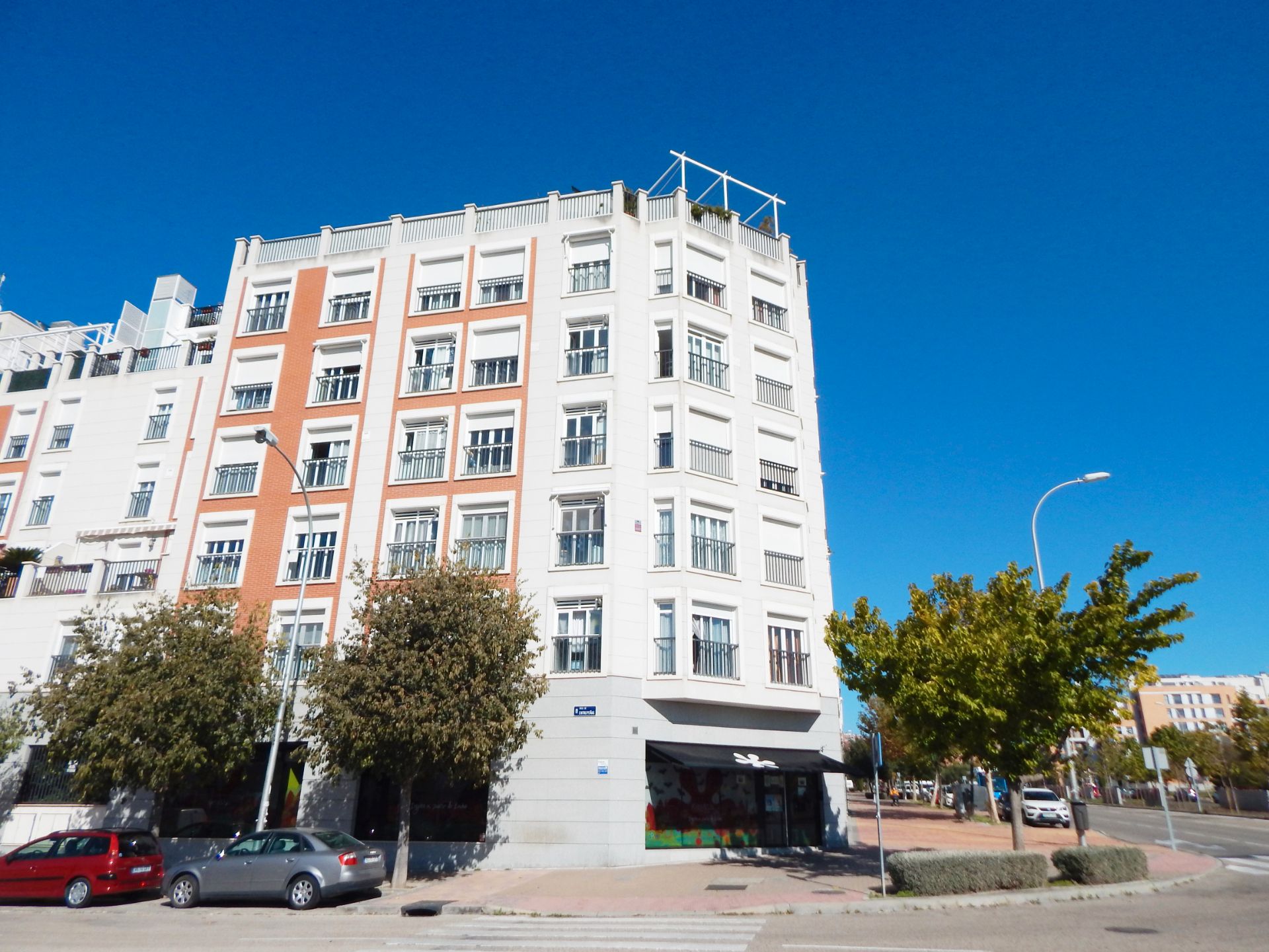 Exterior view of Flat to rent in  Madrid Capital  with Heating, Private garden and Swimming Pool