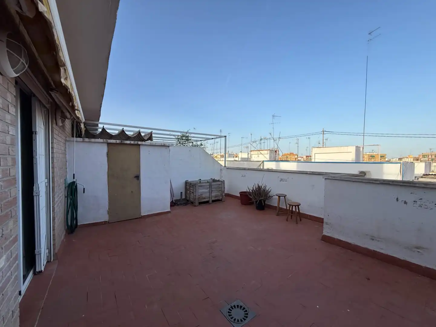 Terrasse von Wohnung zur Miete in Chiva mit Klimaanlage und Terrasse