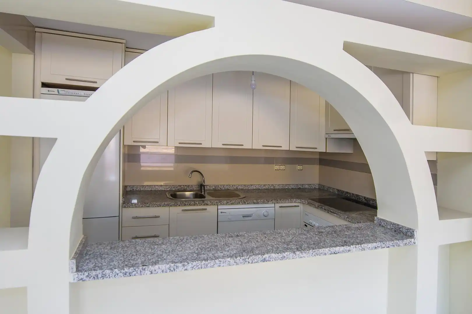Cocina de Piso en venta en Carboneras con Jardín privado, Terraza y Piscina comunitaria