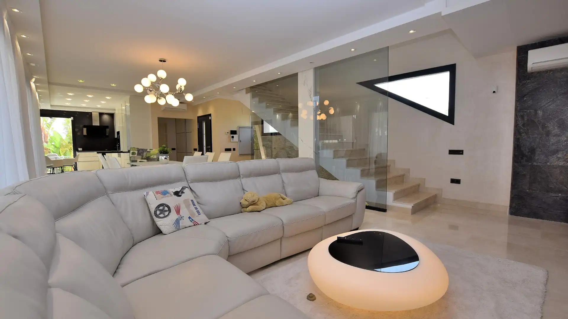 Living room of Houses for sale in Cambrils  with Air Conditioner, Private garden and Parquet flooring