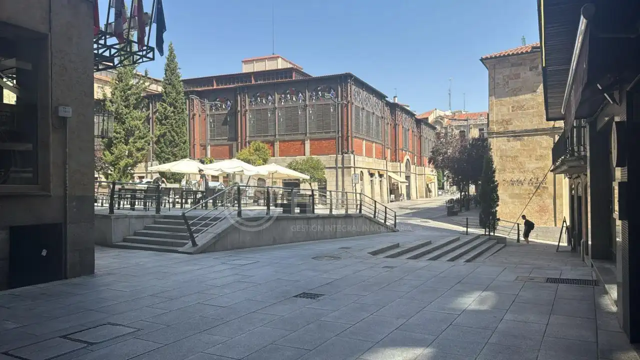 Außenansicht von Wohnung zur Miete in Salamanca mit Heizung und Möbliert