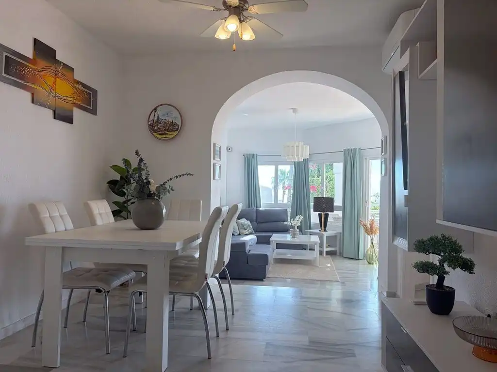 Esszimmer von Erdgeschoss zum Verkauf in Mijas mit Klimaanlage, Terrasse und Möbliert