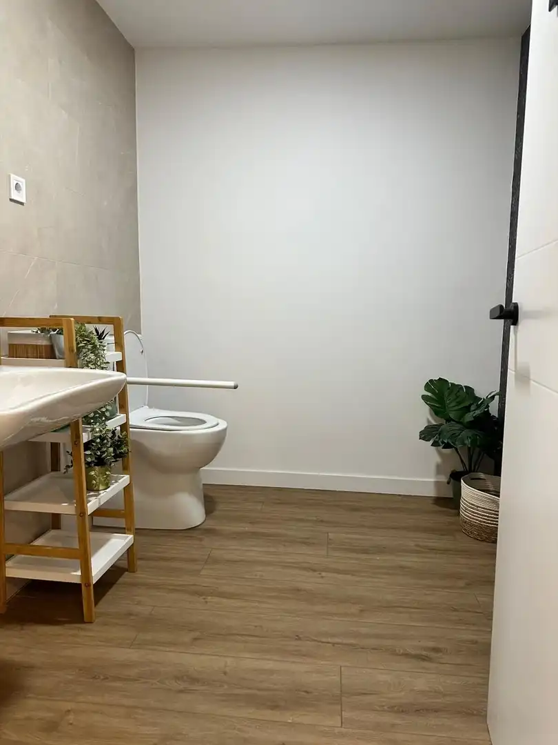Baño de Local en traspaso en Villaviciosa de Odón con Aire acondicionado y Amueblado