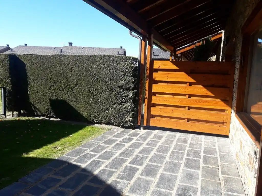 Terraced house with pool to rent in Avinguda del Segre 21, imagen 10