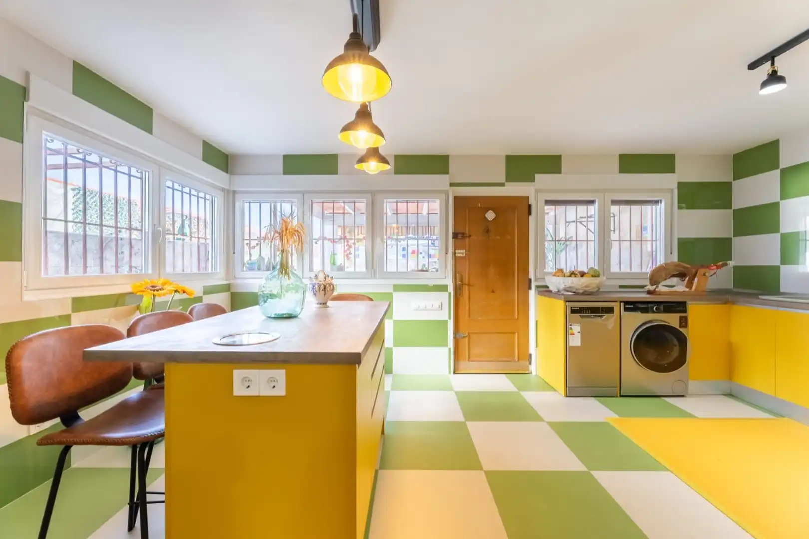 Cocina de Casa adosada en venta en Madrid con Aire acondicionado, Calefacción y Jardín privado