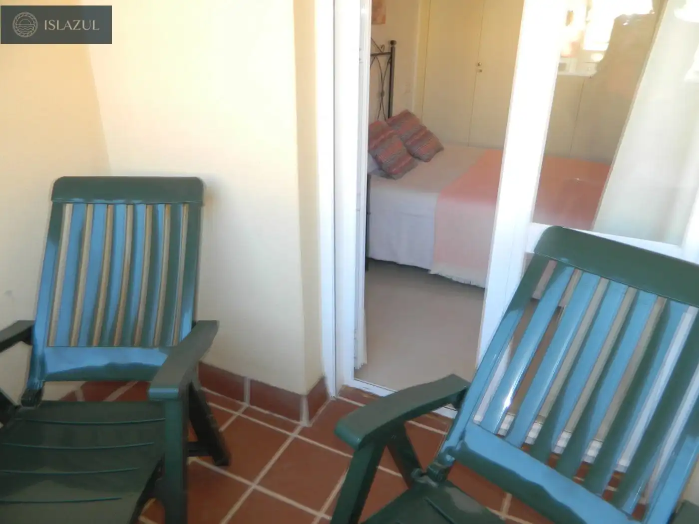 Habitación de Dúplex de alquiler en Isla Cristina con Terraza, Balcón y Piscina comunitaria