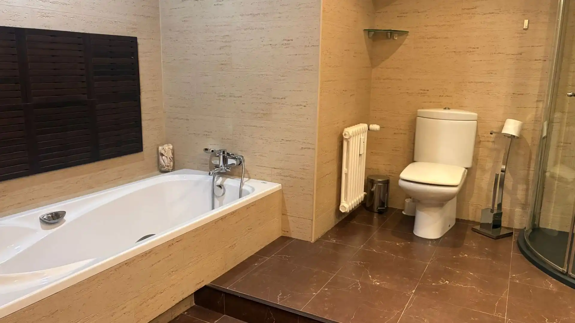 Baño de Piso en venta en Lleida con Aire acondicionado y Calefacción