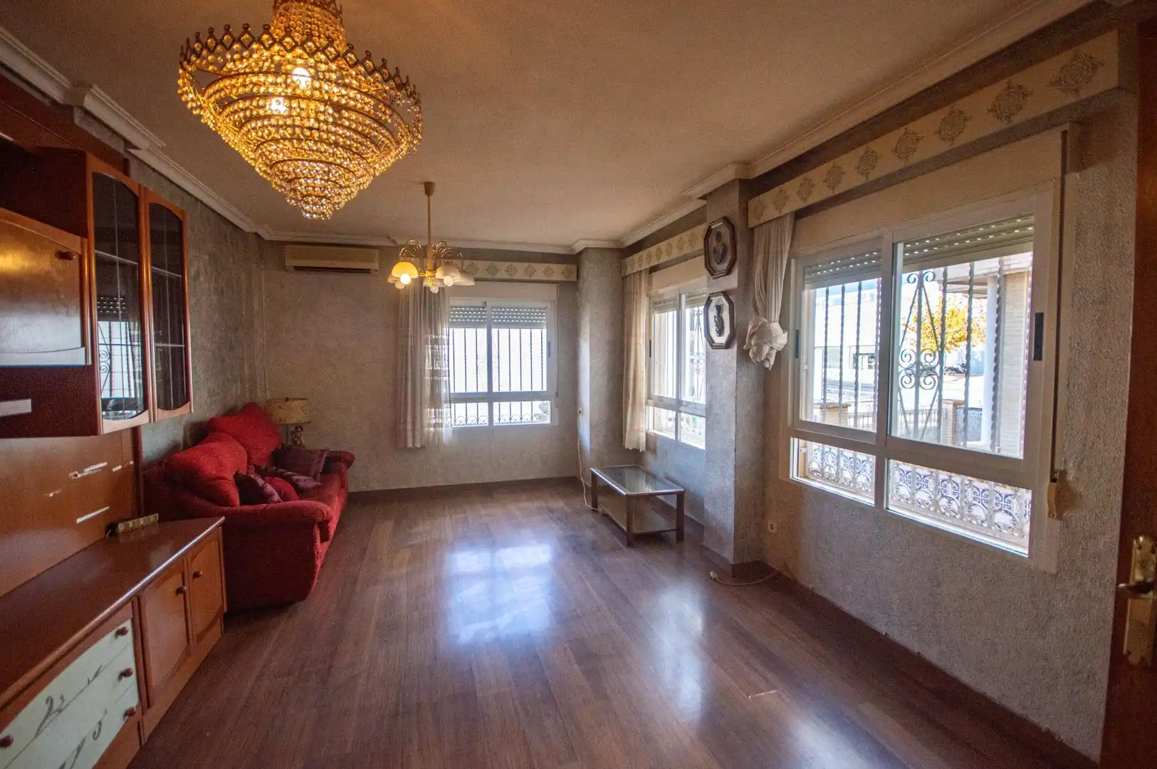 Sala de estar de Casa adosada en venta en Elda con Aire acondicionado, Terraza y Trastero