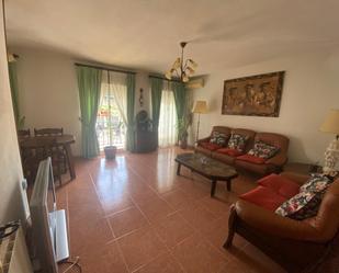 Sala d'estar de Finca rústica en venda en Villa del Prado amb Aire condicionat