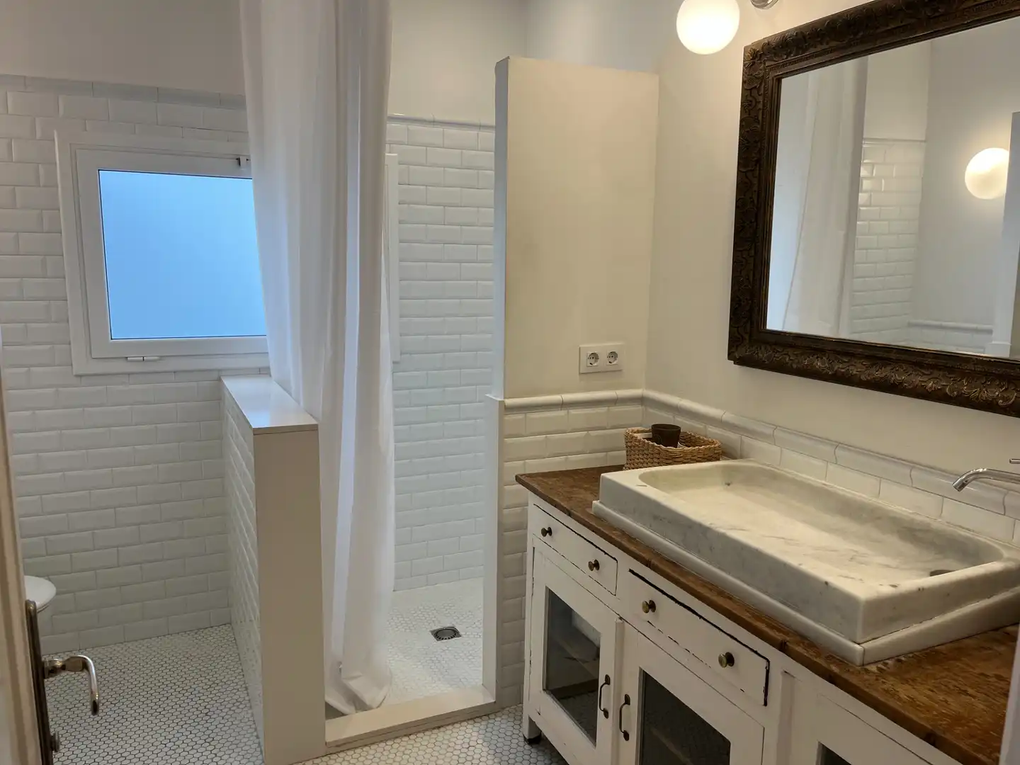 Baño de Piso de alquiler en Barcelona con Aire acondicionado, Calefacción y Parquet