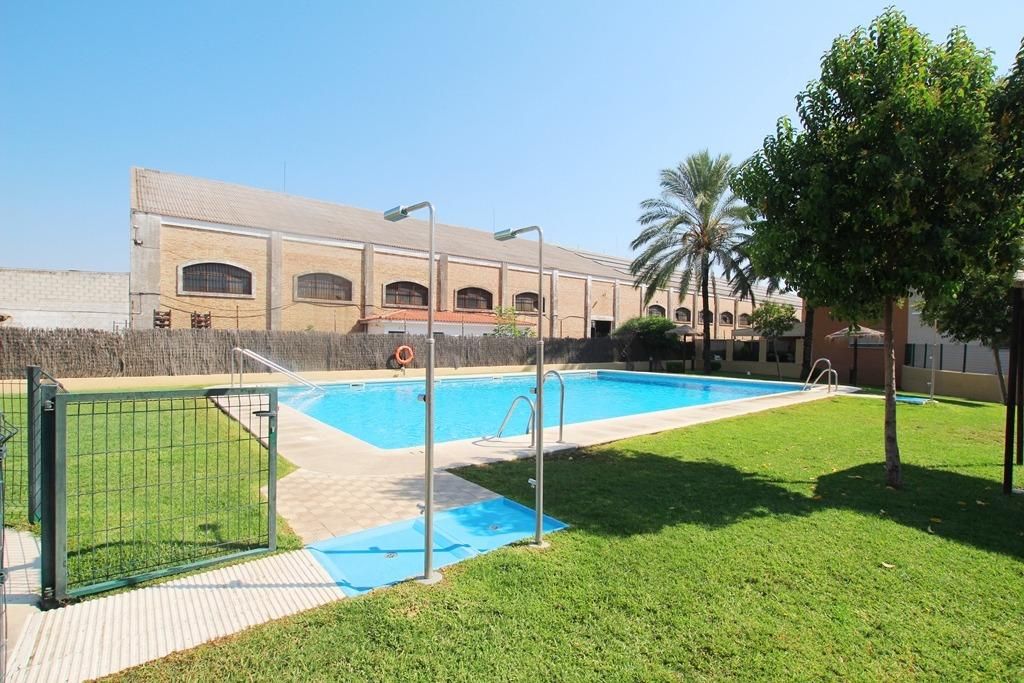 Piscina de Pis en venda en Jerez de la Frontera amb Aire condicionat, Jardí privat i Terrassa