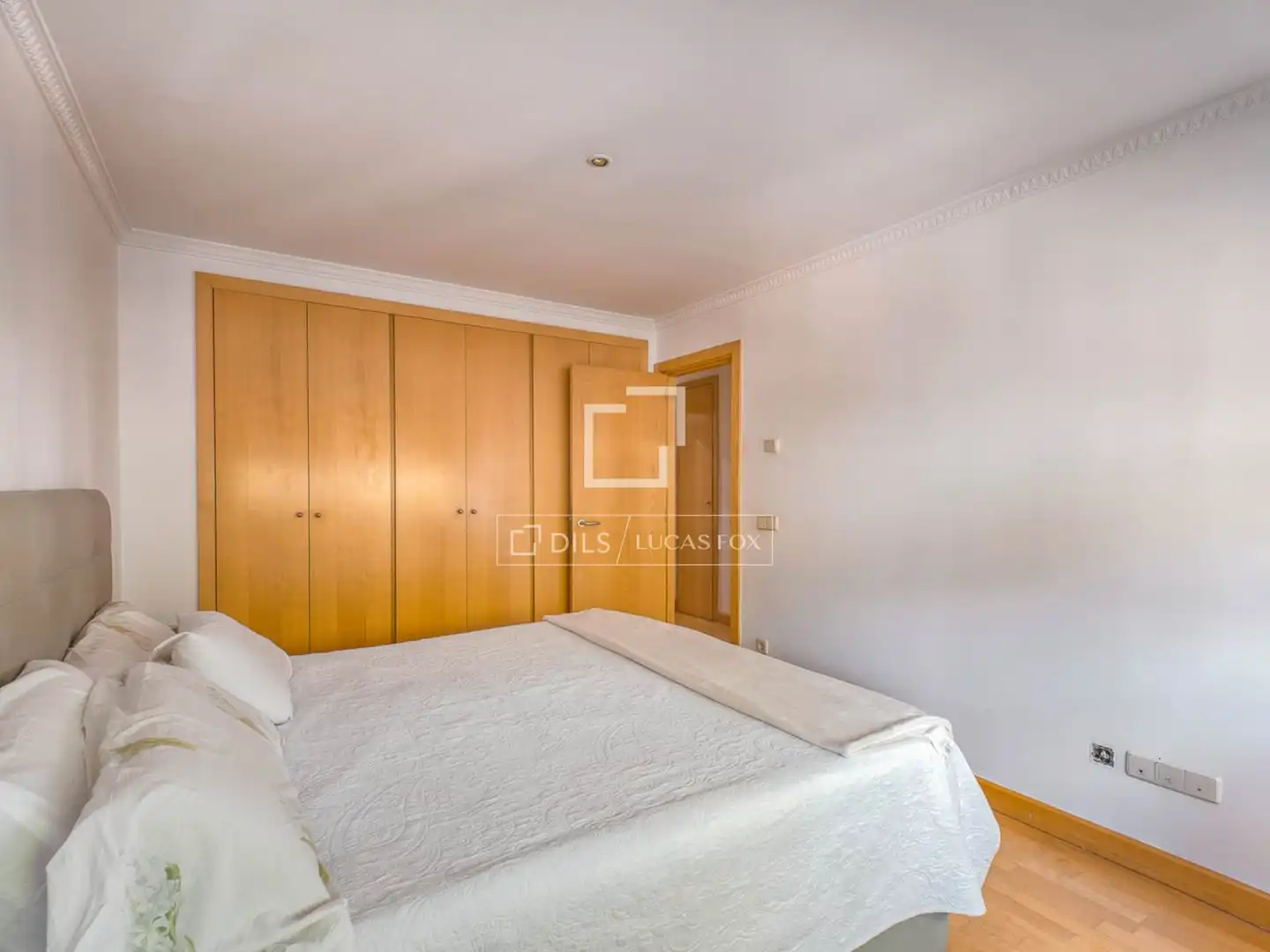Dormitori de Casa o xalet en venda en Madrid amb Aire condicionat, Calefacció i Jardí privat