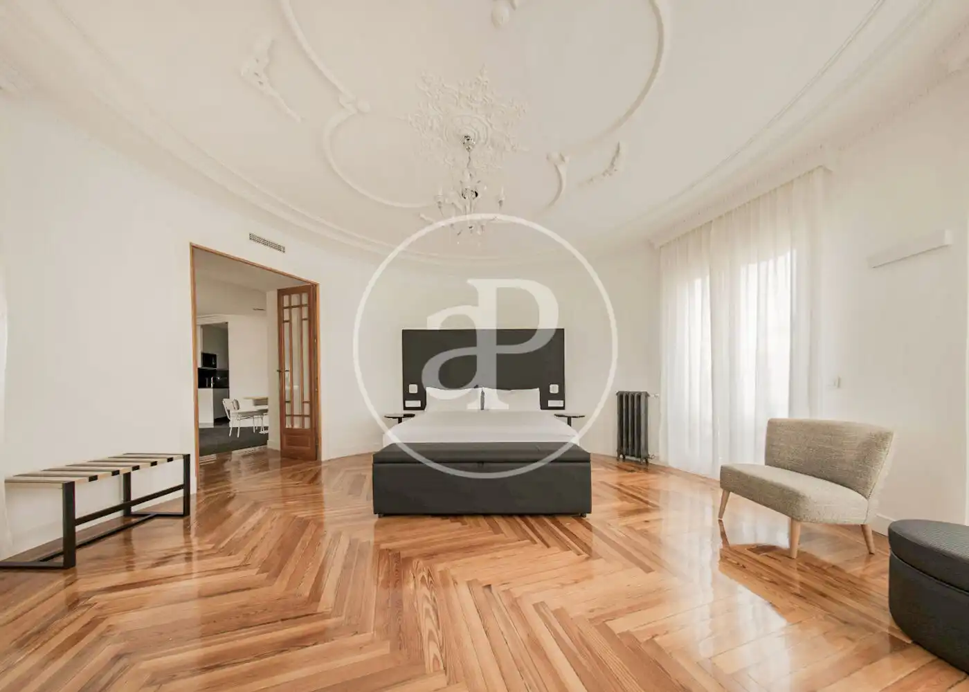 Schlafzimmer von Dachboden zur Miete in Madrid mit Klimaanlage, Heizung und Terrasse