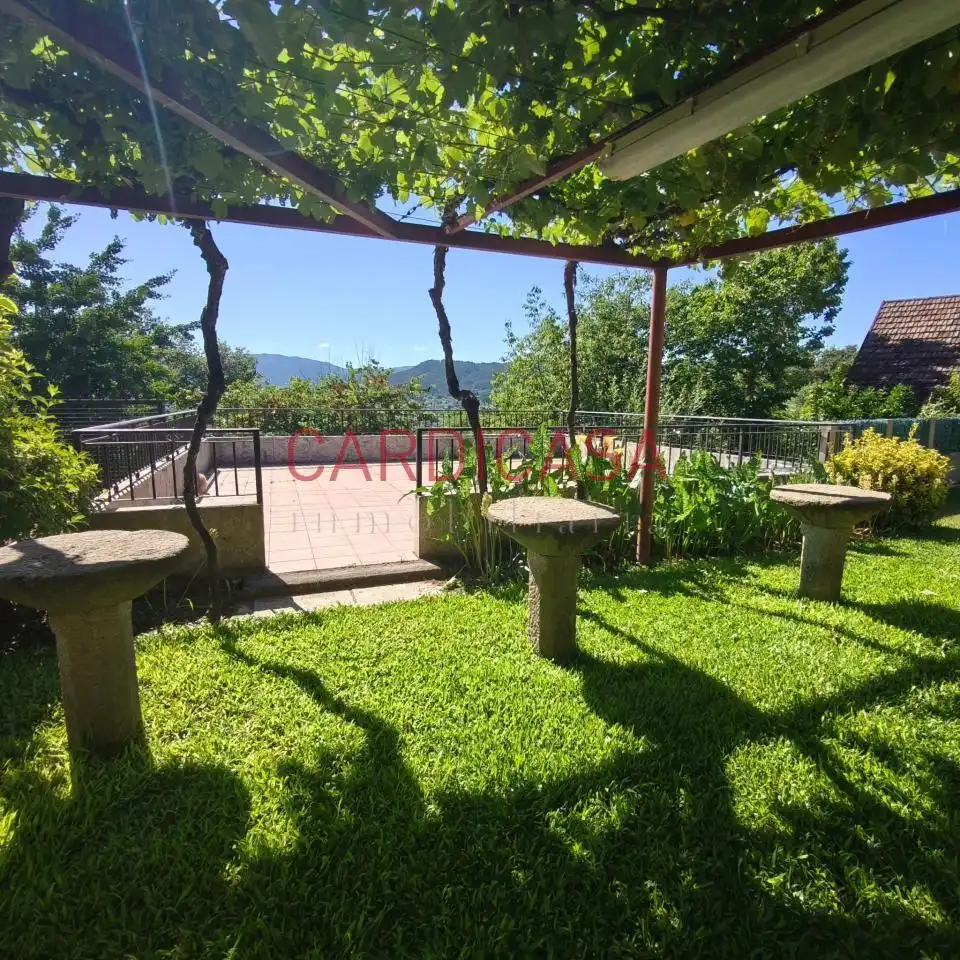 Jardí de Casa o xalet en venda en Mondariz amb Calefacció, Jardí privat i Terrassa