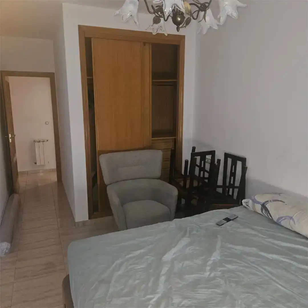 Dormitori de Apartament en venda en Villarrobledo amb Balcó
