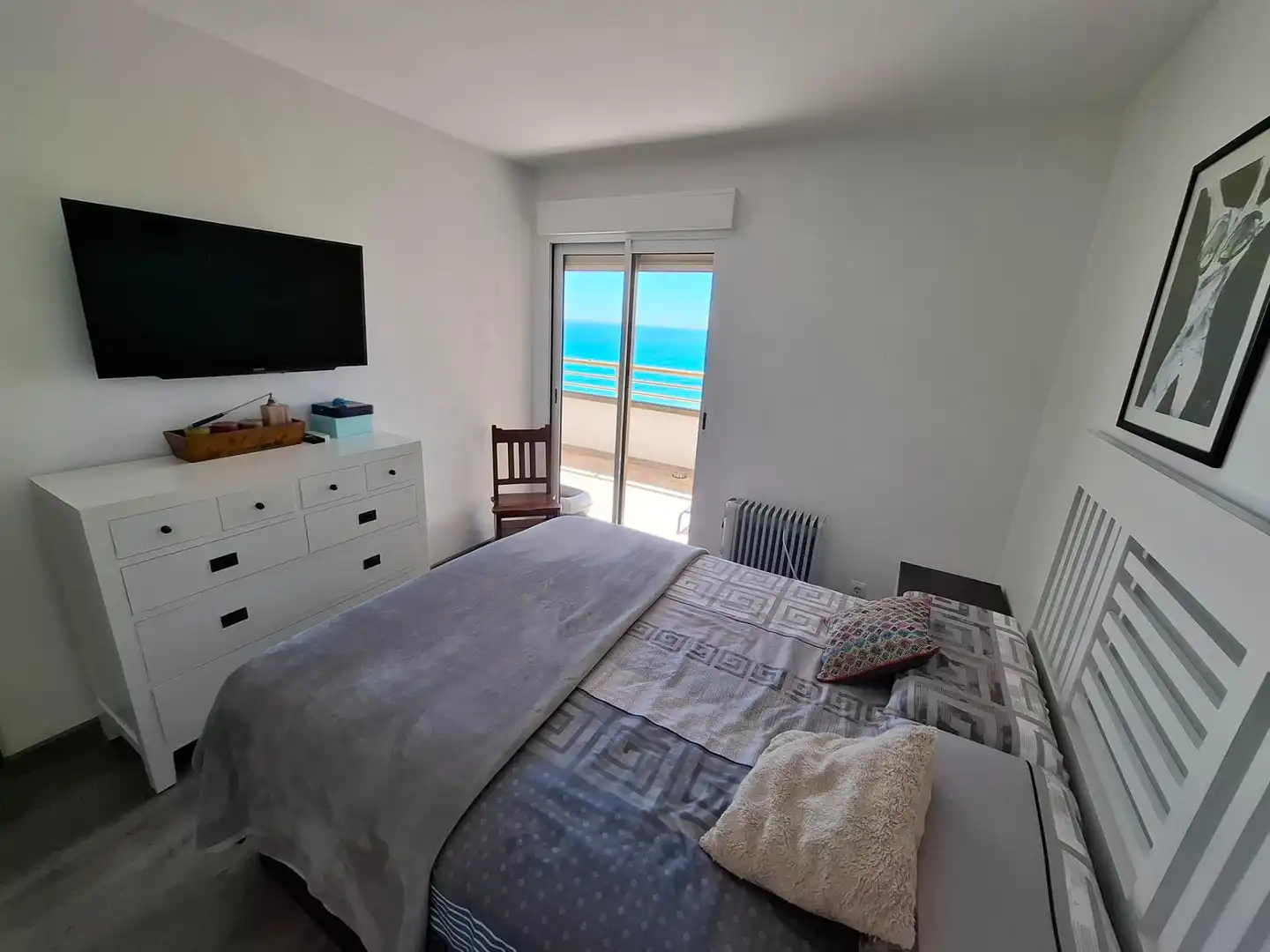 Dormitori de Apartament en venda en El Campello amb Jardí privat, Terrassa i Piscina comunitària
