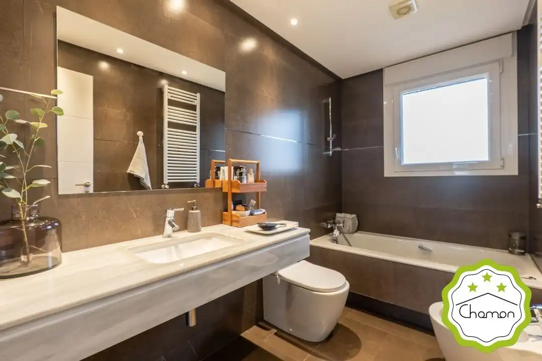 Baño de Casa adosada en venta en Bilbao  con Calefacción, Jardín privado y Terraza