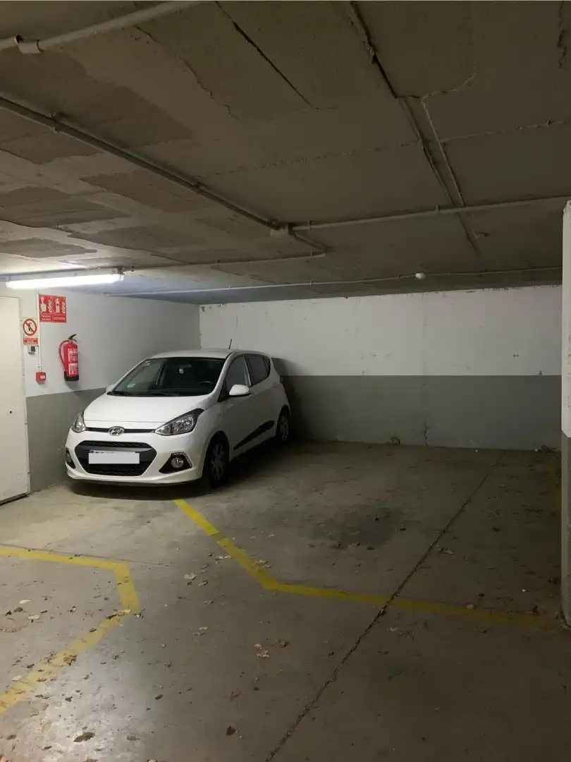 Parcheggio con ascensore in vendita a Caputxins - Ambulatori, imagen 2