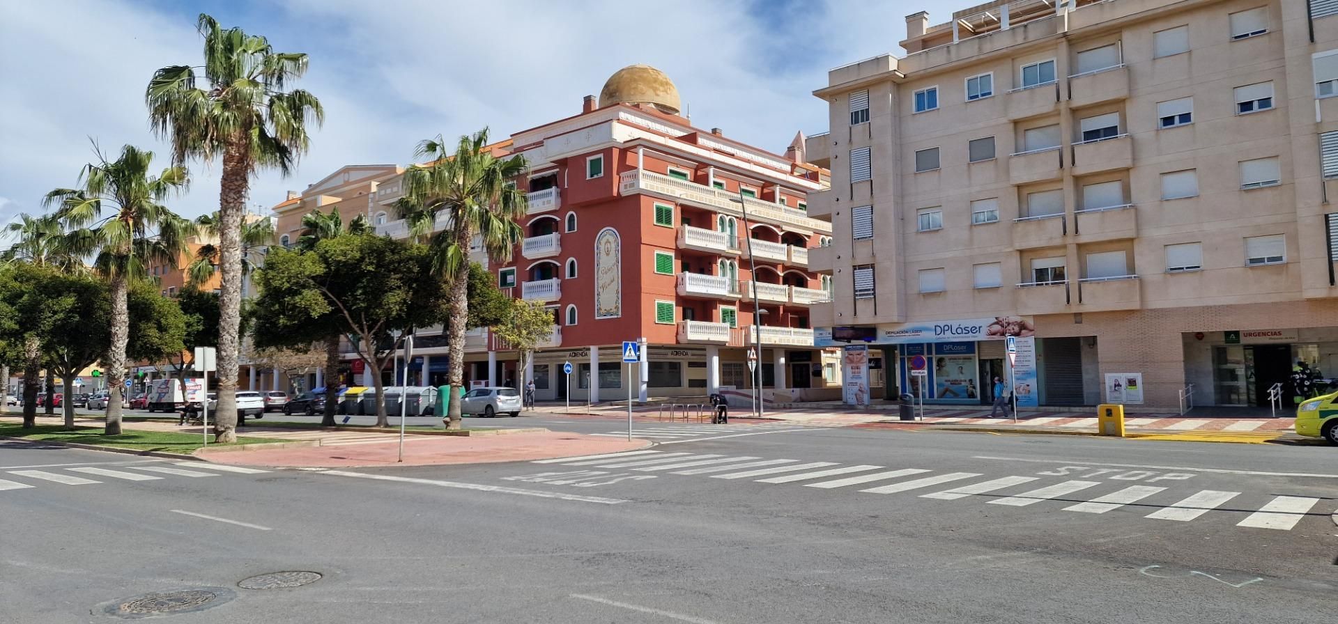 Vista exterior de Apartamento en venta en Roquetas de Mar con Aire acondicionado, Terraza y Balcón