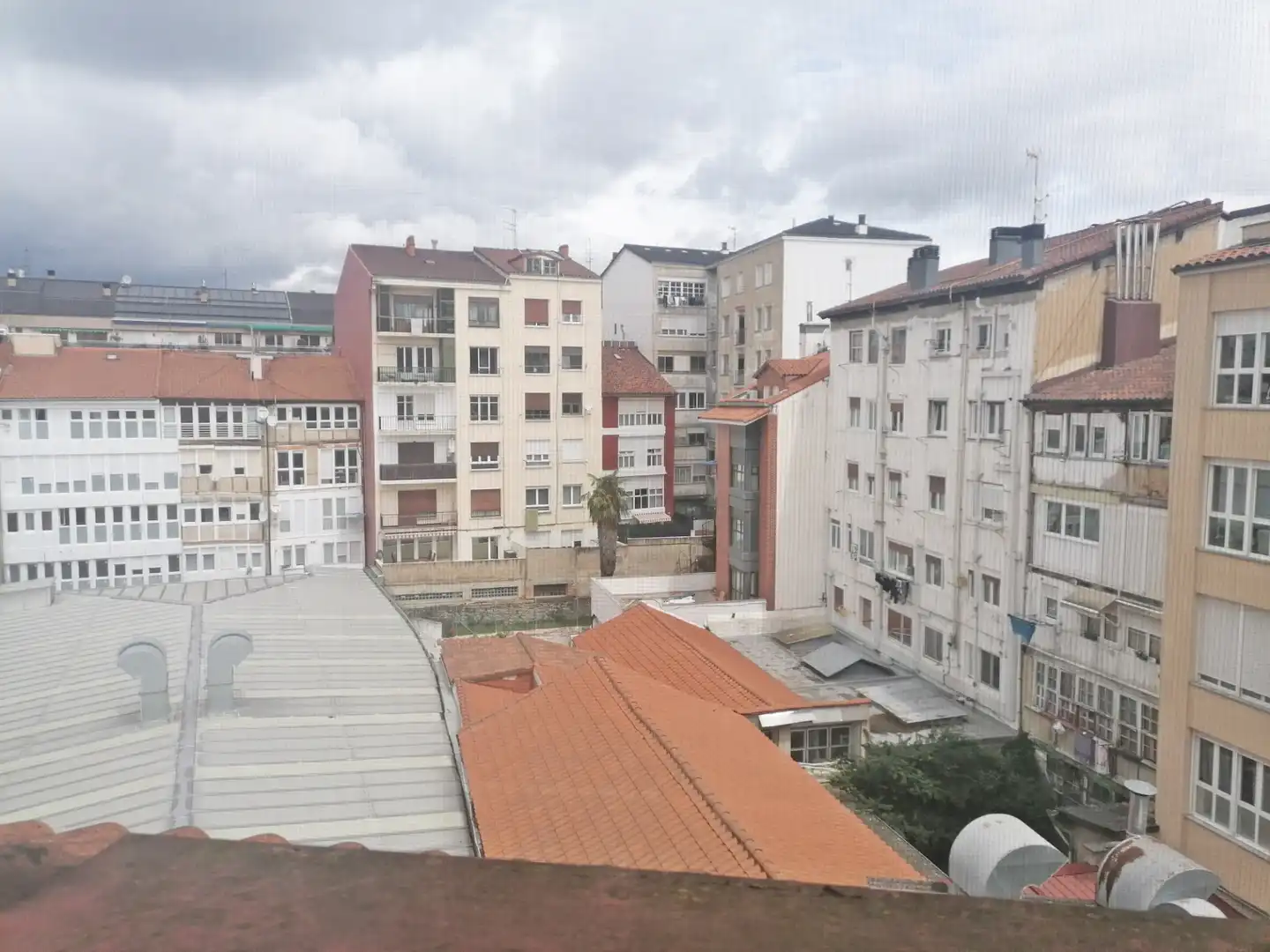 Vista exterior de Apartamento en venta en Vitoria - Gasteiz con Calefacción, Trastero y Amueblado