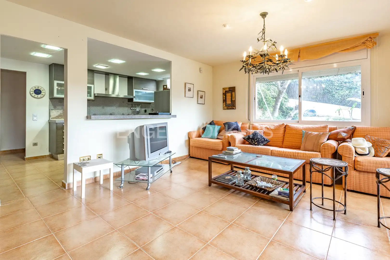 Vista exterior de Casa o xalet en venda en Cabrils amb Aire condicionat, Calefacció i Jardí privat