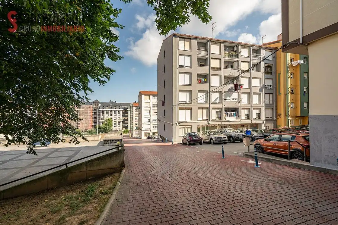 Vista exterior de Pis en venda en Santander amb Calefacció