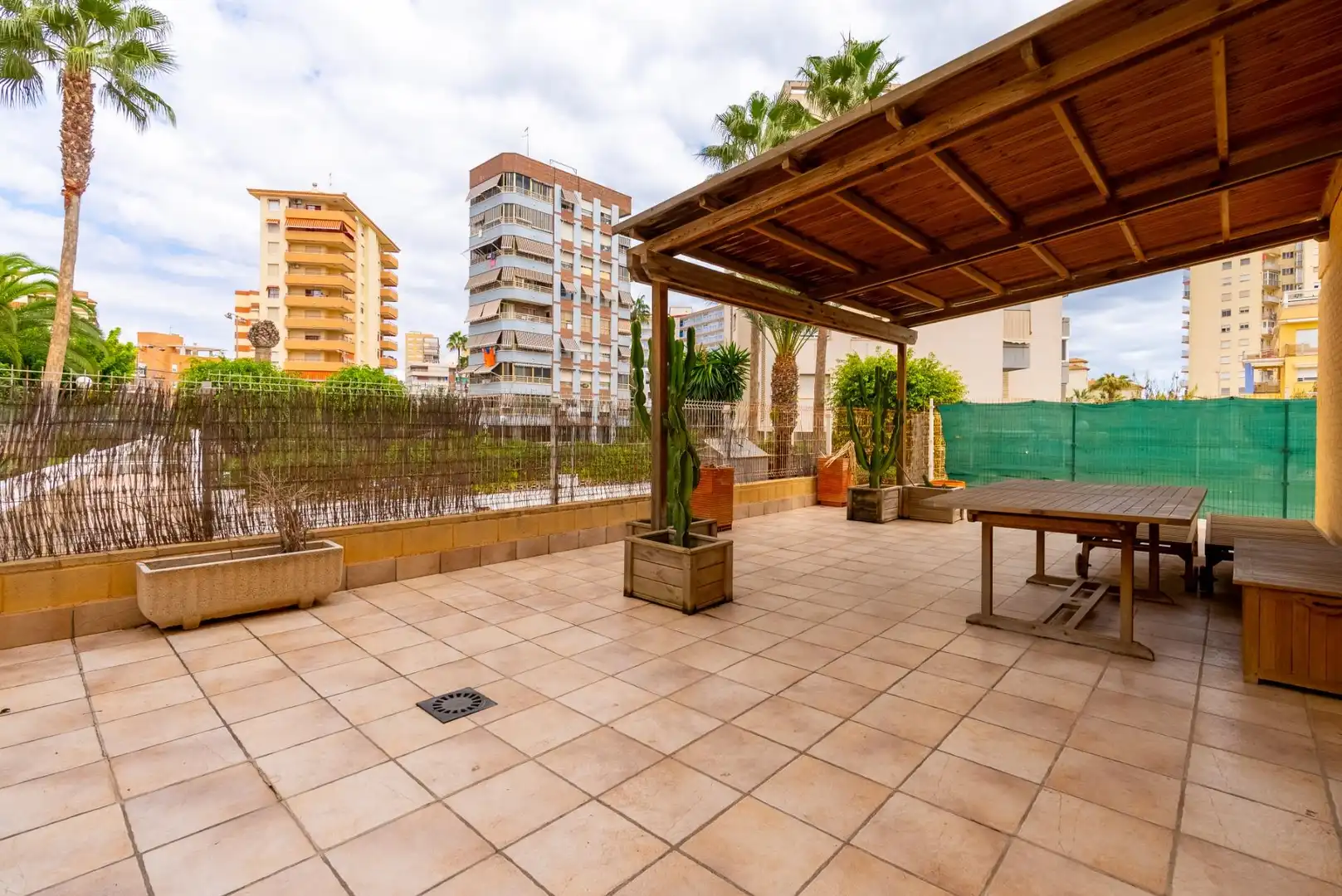 Terraza de Planta baja en venta en El Campello con Aire acondicionado, Calefacción y Jardín privado