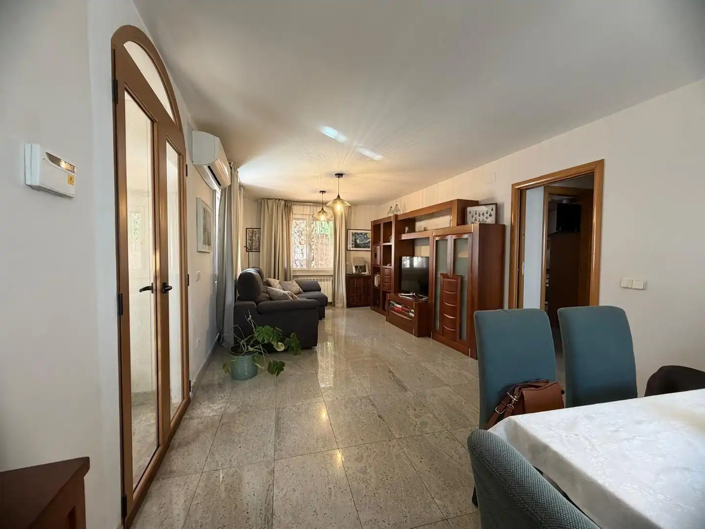 Sala d'estar de Casa o xalet en venda en Madrid amb Aire condicionat, Calefacció i Jardí privat