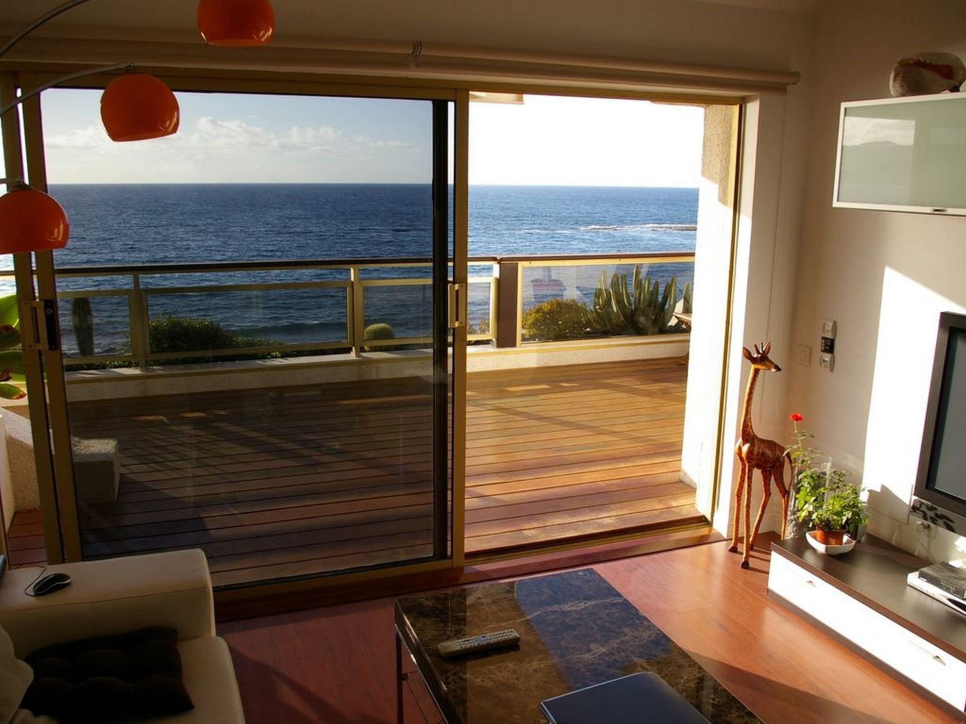 Dormitori de Pis de lloguer en Las Palmas de Gran Canaria amb Aire condicionat, Moblat i TV