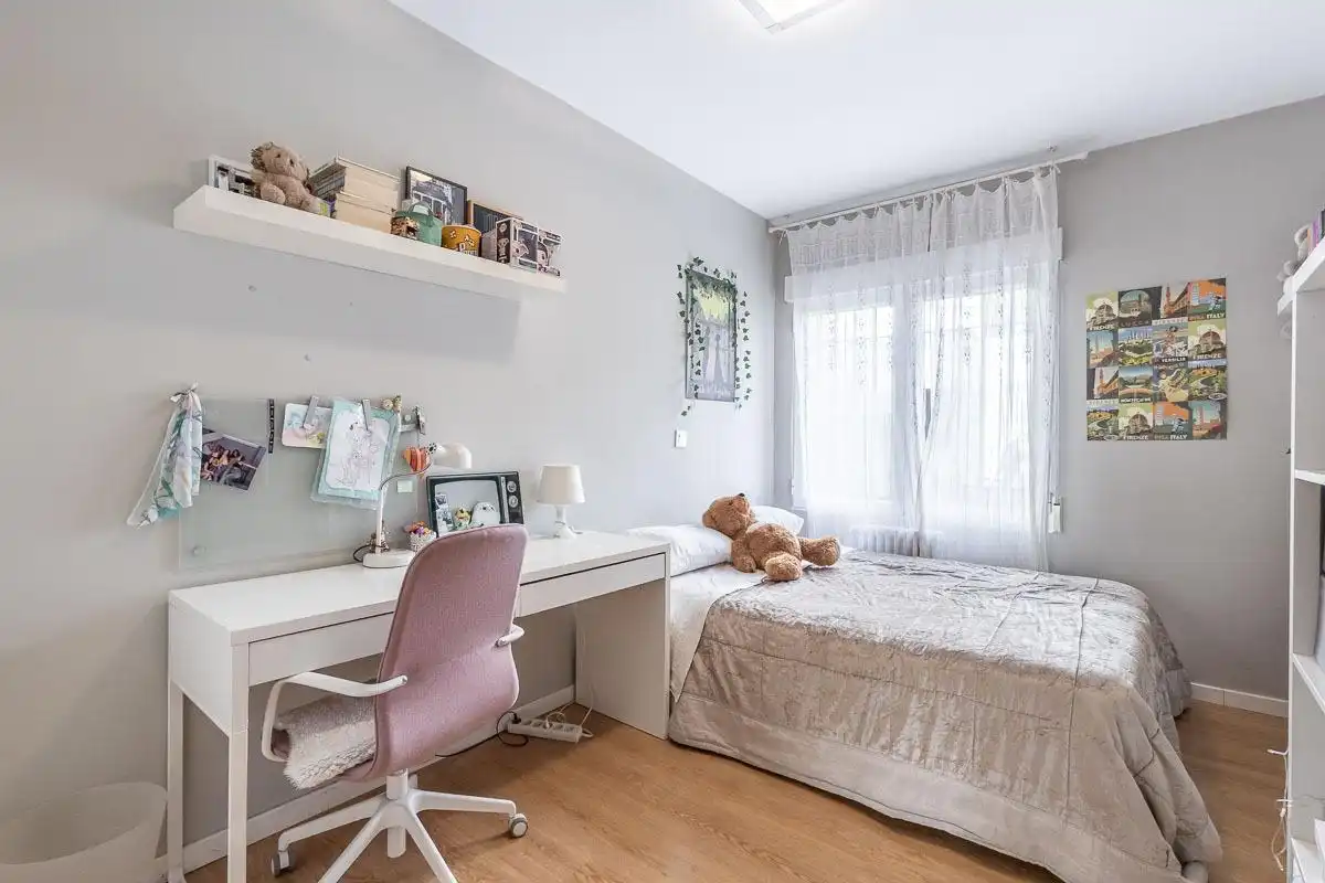 Bedroom of Flat for sale in Granada  with Air Conditioner, Heating and Storage room