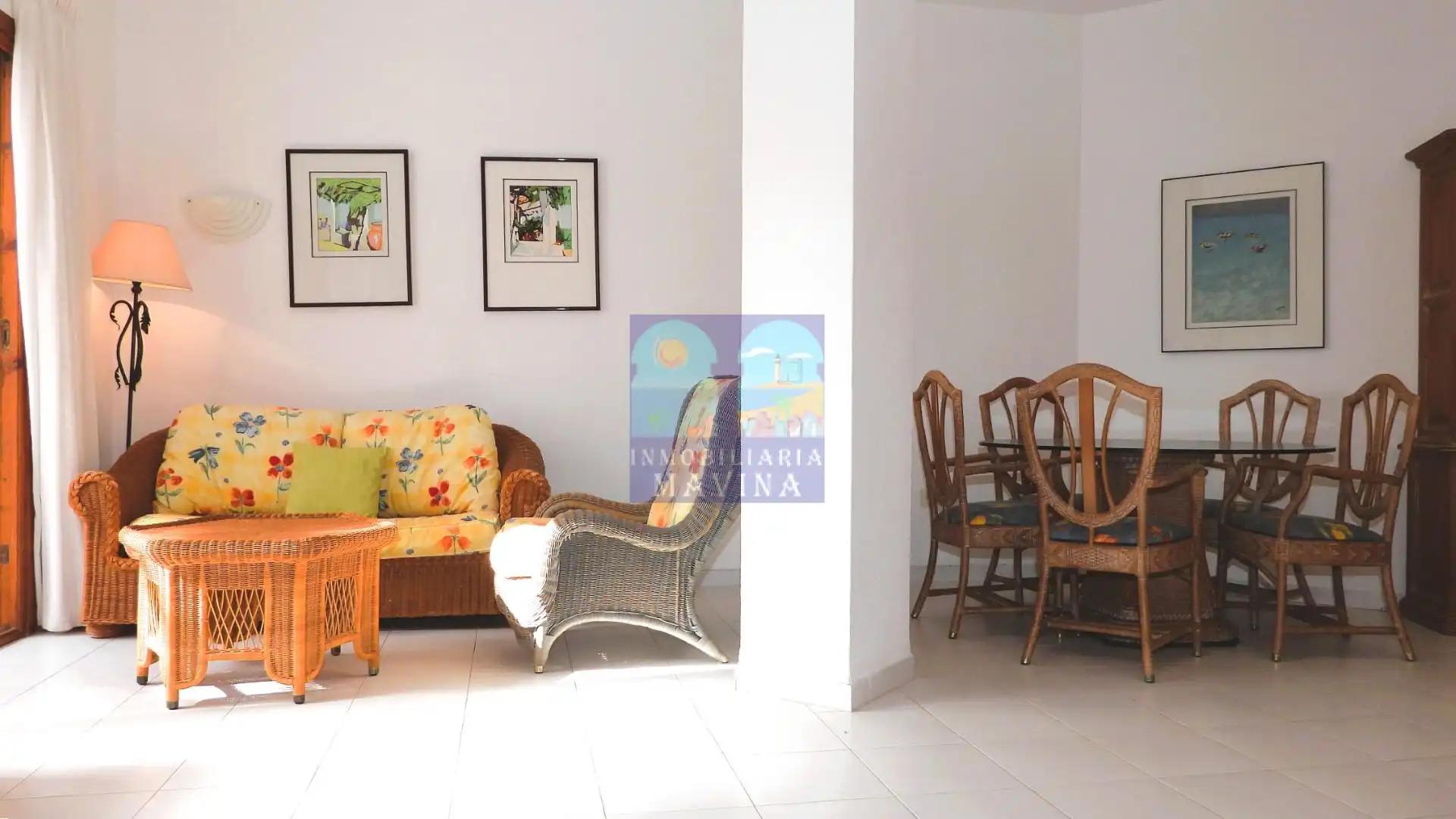 Wohnzimmer von Einfamilien-Reihenhaus zum Verkauf in La Manga del Mar Menor mit Heizung, Privatgarten und Terrasse