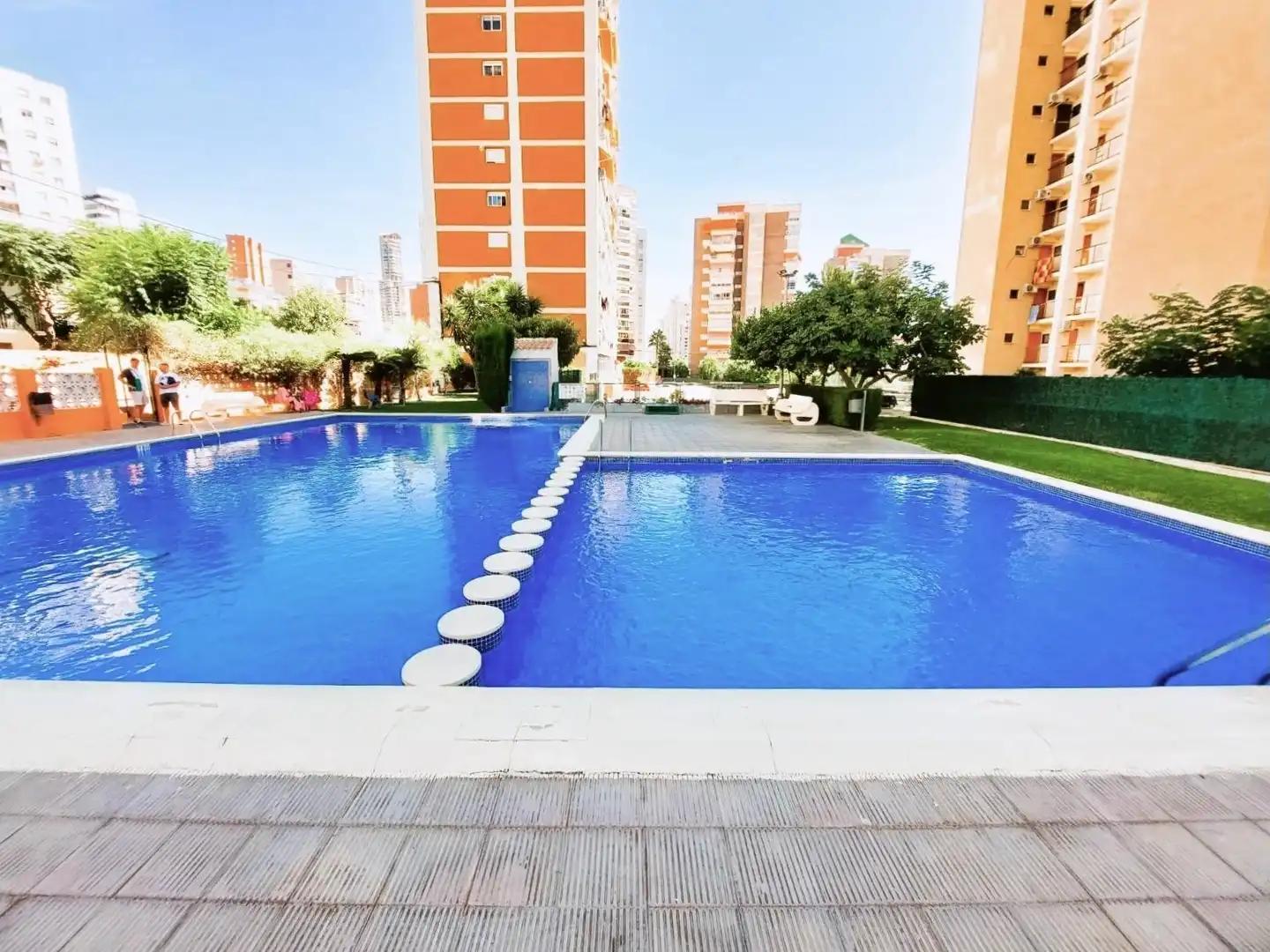 Piscina de Apartamento en venta en Benidorm con Aire acondicionado, Terraza y Piscina comunitaria