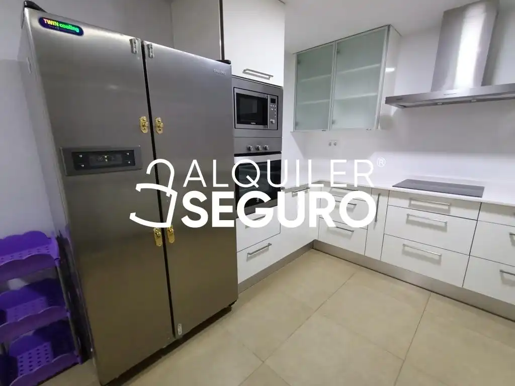 Piso de alquiler en Alfonso El Sabio, Barrio del Centro