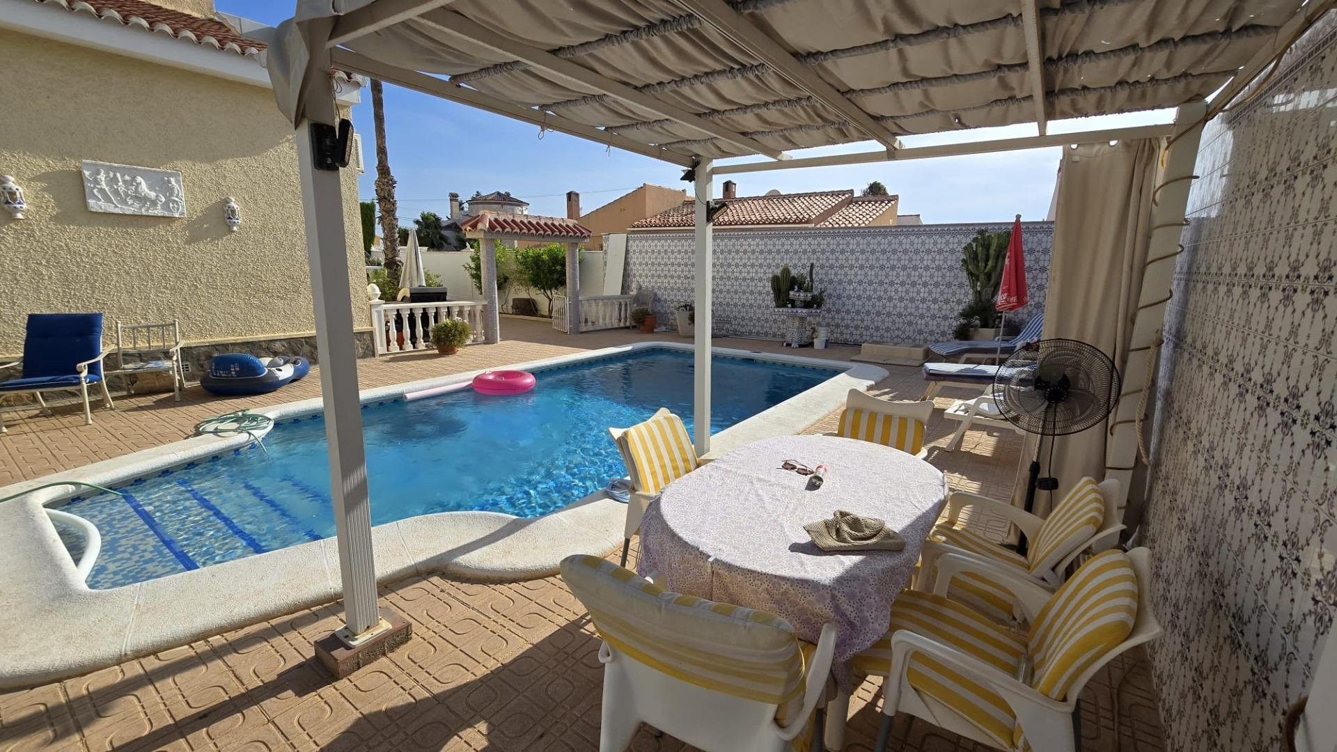 Swimming pool of House or chalet for sale in Torrevieja  with Terrace, Swimming Pool and Furnished