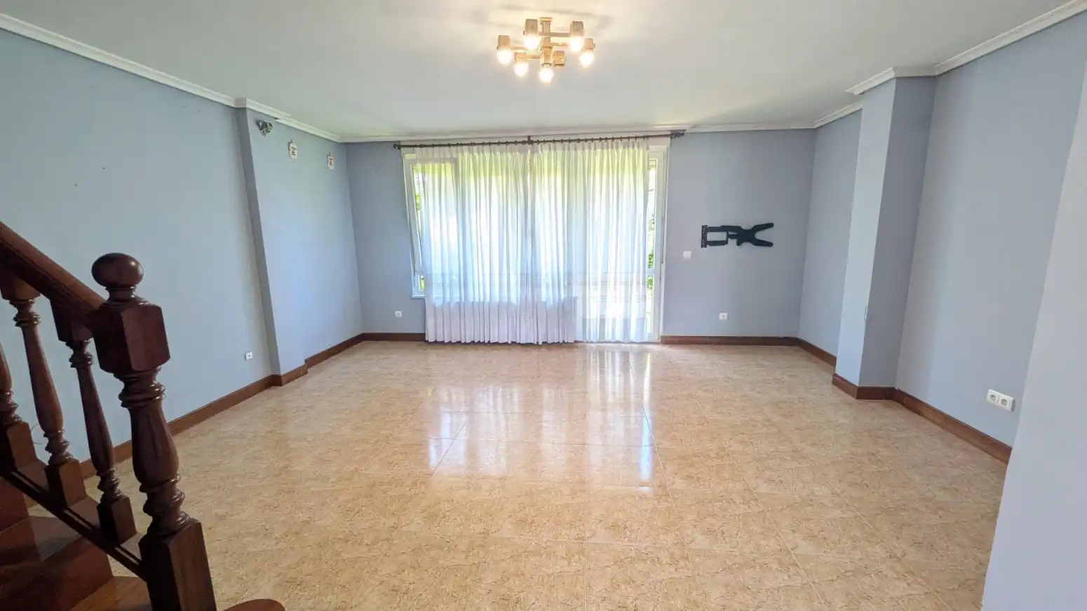 Living room of Detached homes for sale in Camargo  with Heating, Parquet flooring and Terrace