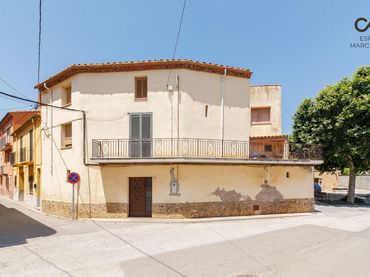 Country house for sale in Navata