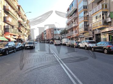 Pis en venda a Calle de la Laguna 50